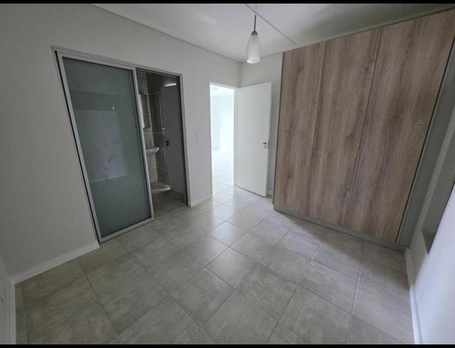 2 BEDROOM PROPERTY TO RENT IN MOOIKLOOF